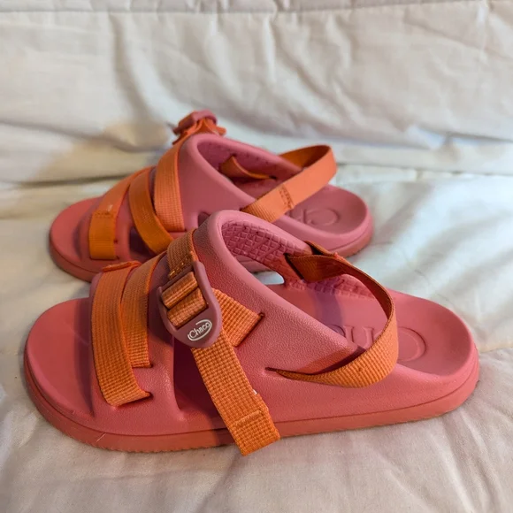 Kids CHACO Sandals Size 1 - Picture 4 of 9